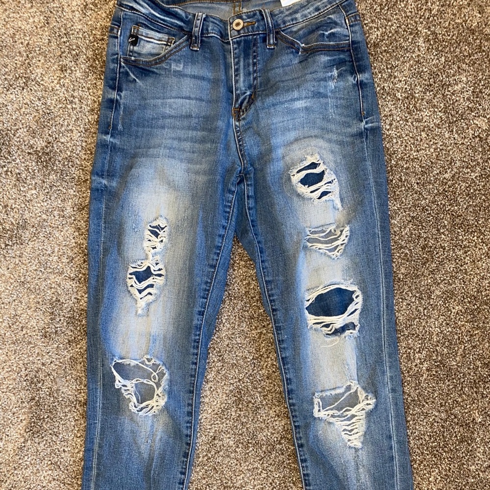 KanCan distressed skinny jeans